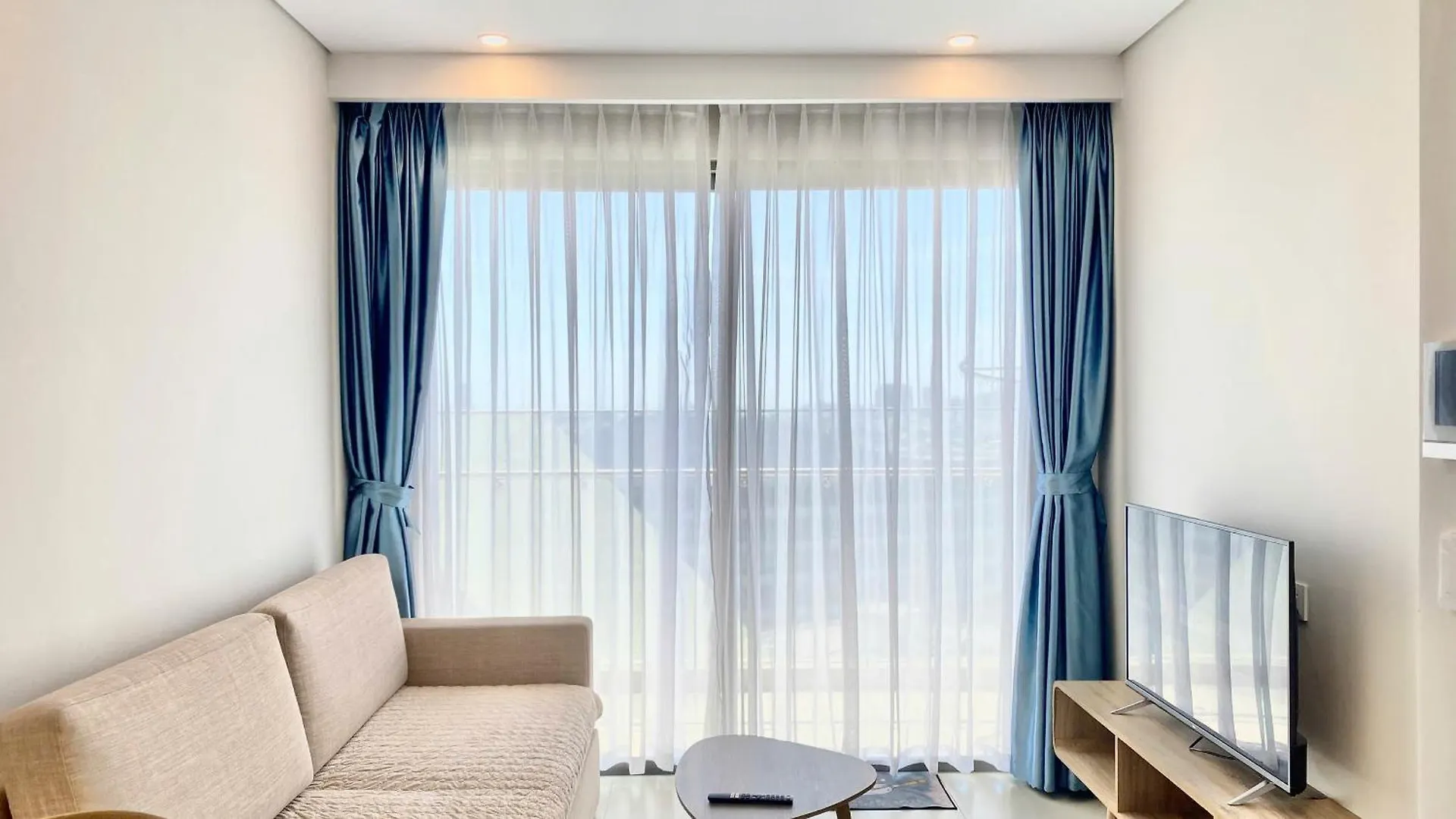 The Song Luxury Apartment - Free Swimming Pool, Gym, Sauna!! Vung Tau Vietnam